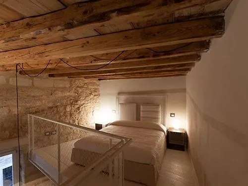 アパートホテル パラッツォ カロ 4*